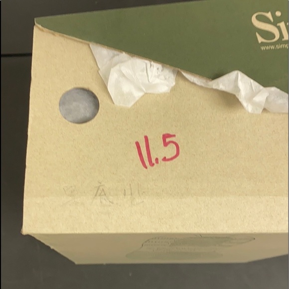 Simple shoes - Picture 3 of 3